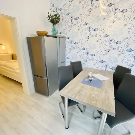 Ferienwohnung Berringer, Scholle, direkt an der Promenade Rostock Exterior foto