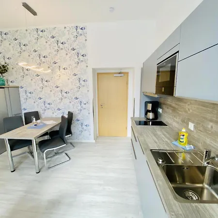 Ferienwohnung Berringer, Scholle, direkt an der Promenade Rostock Exterior foto