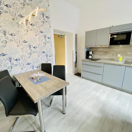 Ferienwohnung Berringer, Scholle, direkt an der Promenade Rostock Exterior foto