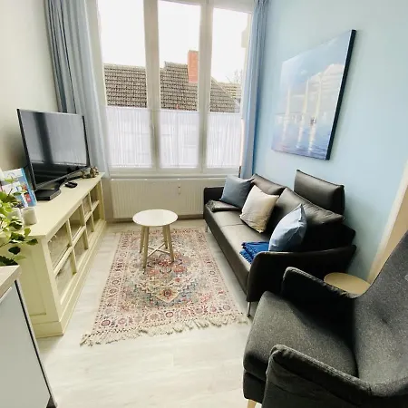 Ferienwohnung Berringer, Scholle, direkt an der Promenade Rostock Exterior foto